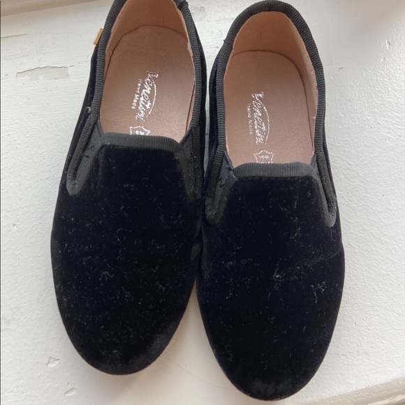 Venettini Other - Venettini boys velvet loafer size 24